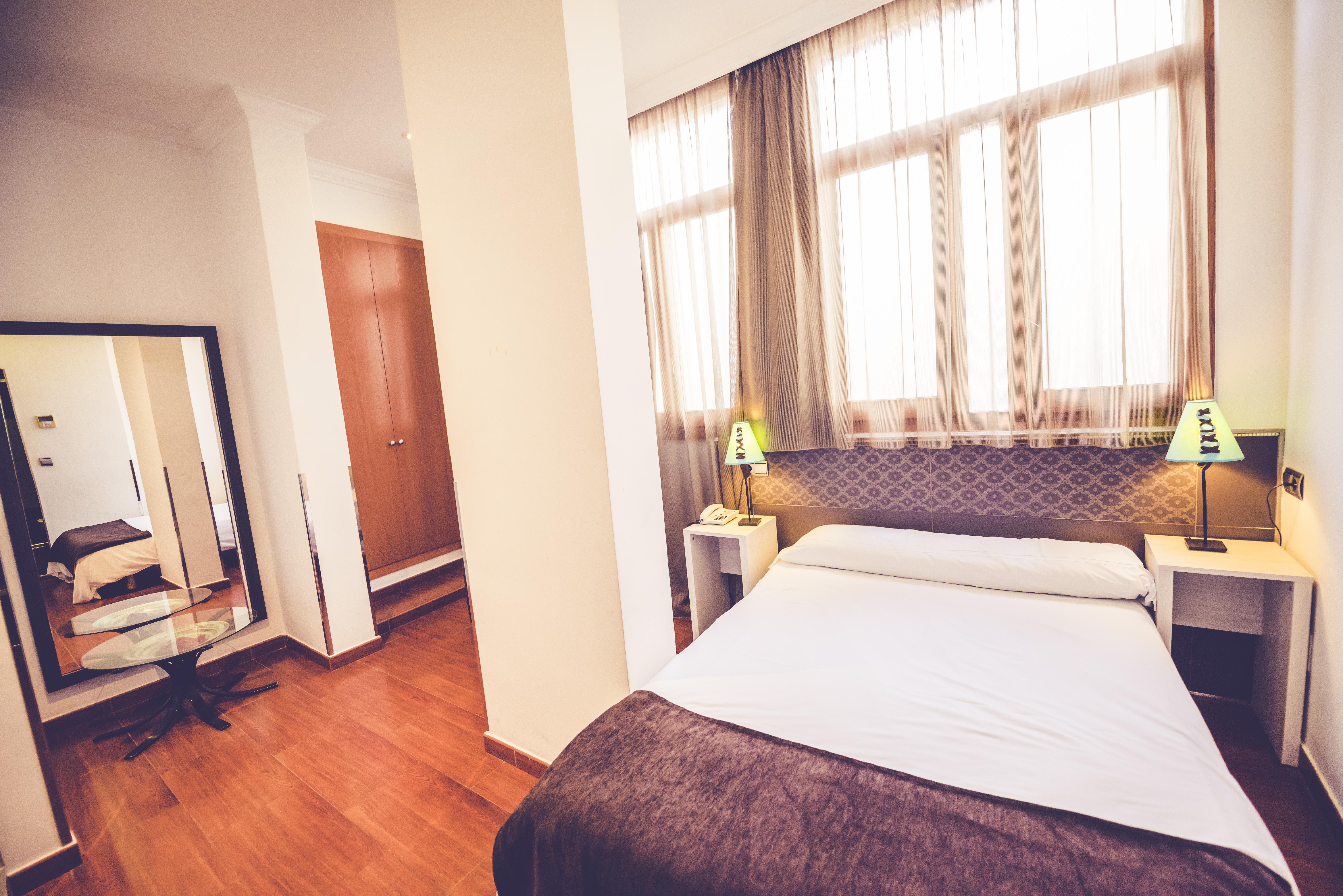 Hostal Sol Los Angeles Madryt Zewnętrze zdjęcie