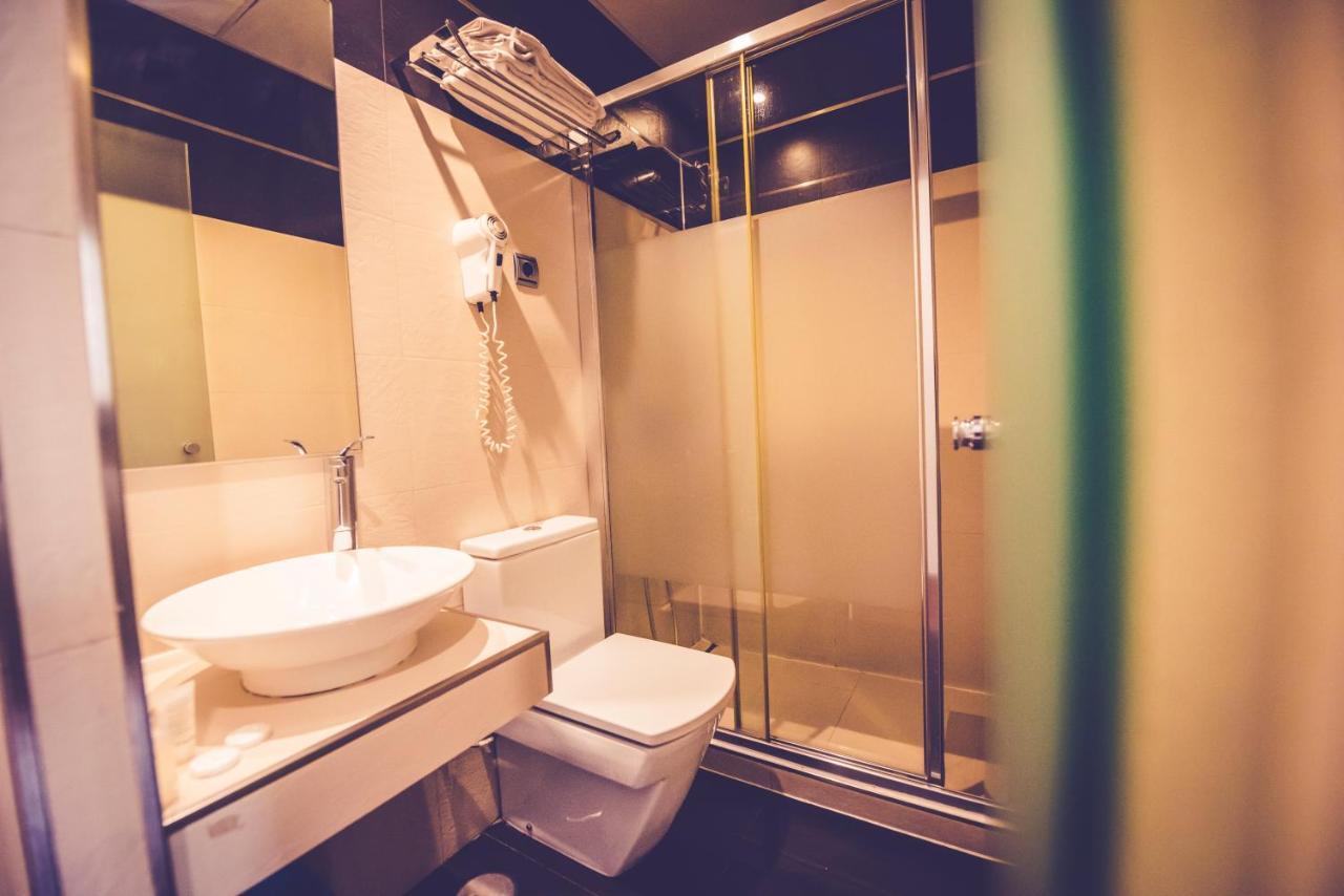 Hostal Sol Los Angeles Madryt Zewnętrze zdjęcie