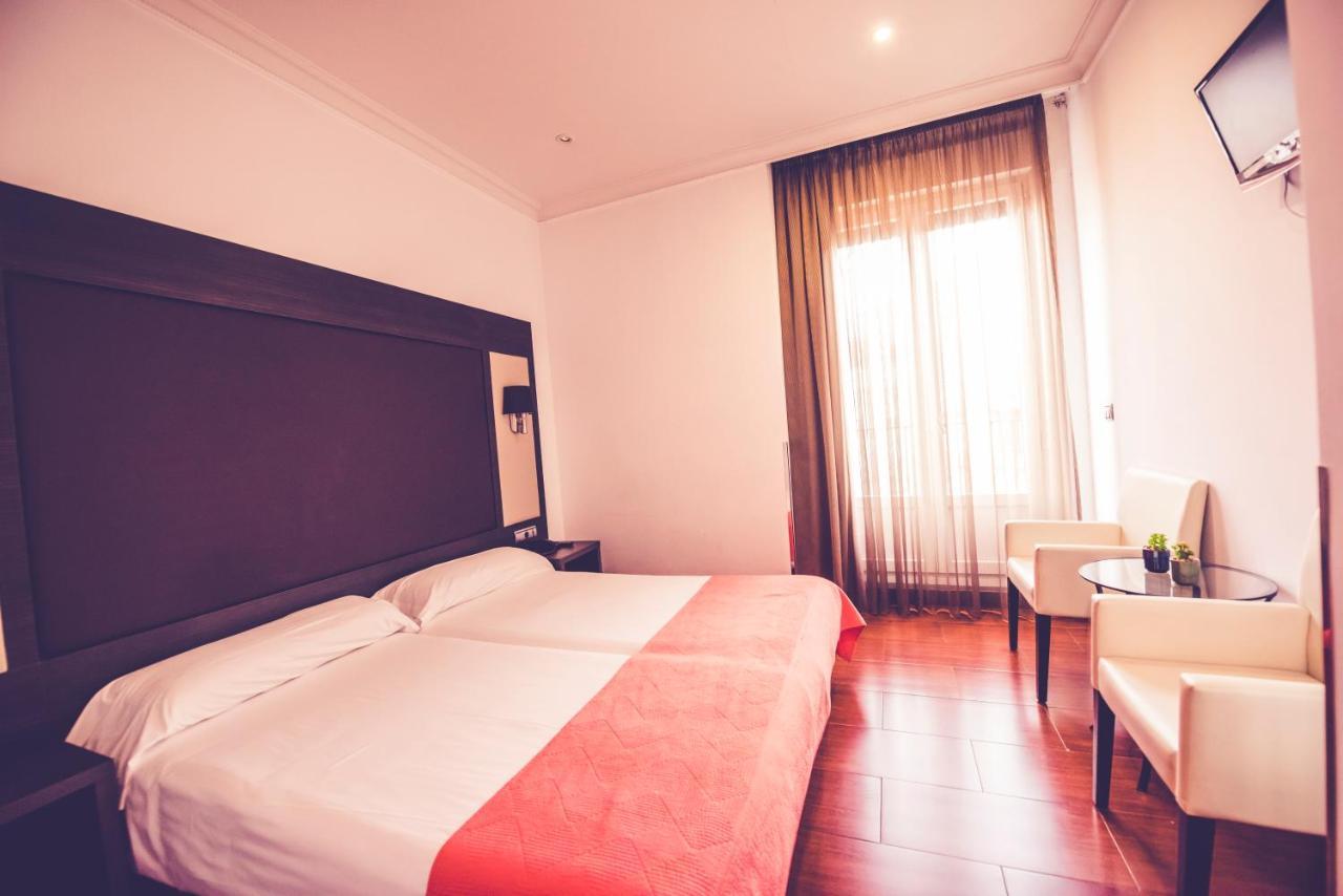 Hostal Sol Los Angeles Madryt Zewnętrze zdjęcie